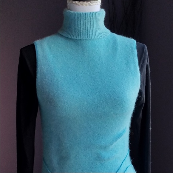 Angora Sleeveless Turtleneck Sweater from Italy - Picture 8 of 8